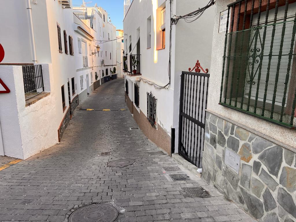 Convergencia Andaluza demanda la regulacin del trfico pesado en la  calle Santa Adela.